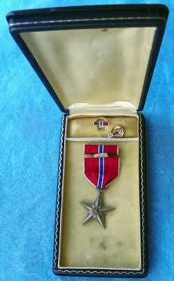 WW2 Era US Bronze Star Medal and Ribbon-Slot Brooch